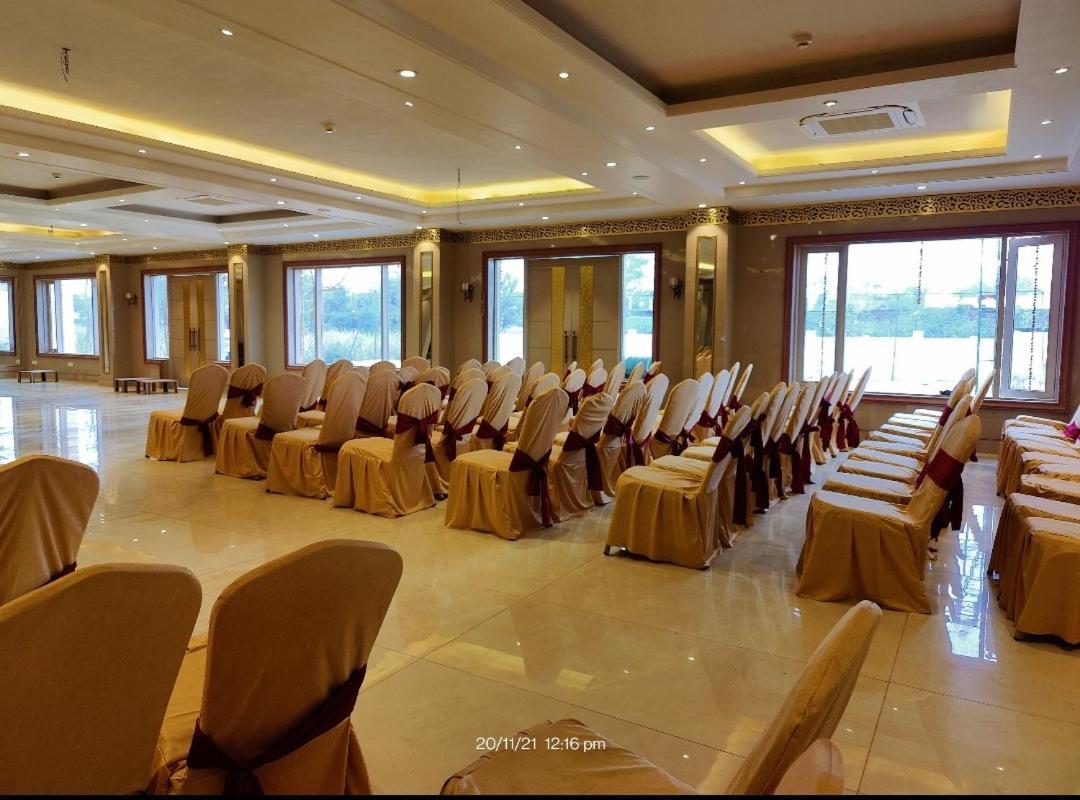 Mds Royal Resort Tulsipur Exterior photo