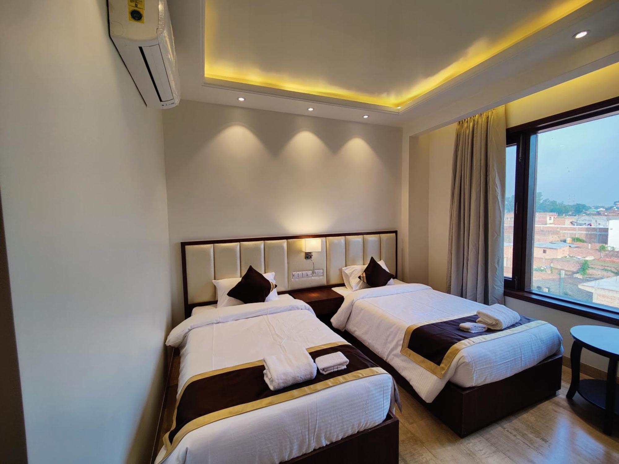 Mds Royal Resort Tulsipur Exterior photo